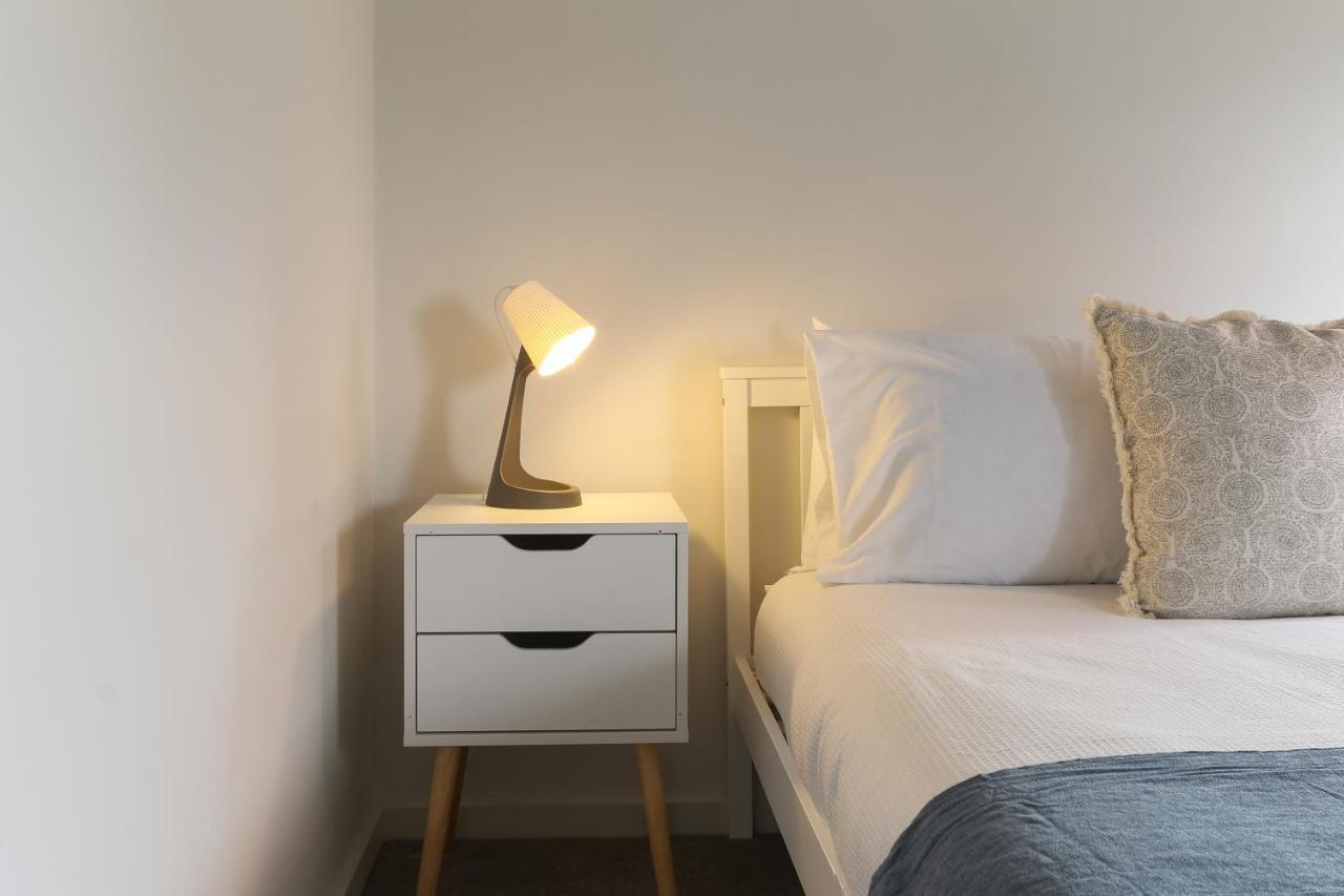 Modern 2-Bed Apartment, Free Parking, City Centre, Netflix & Pet Friendly - Hosted By Stay Host Save Sheffield Kültér fotó