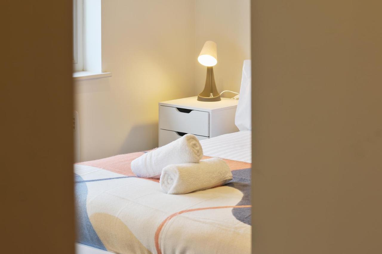 Modern 2-Bed Apartment, Free Parking, City Centre, Netflix & Pet Friendly - Hosted By Stay Host Save Sheffield Kültér fotó