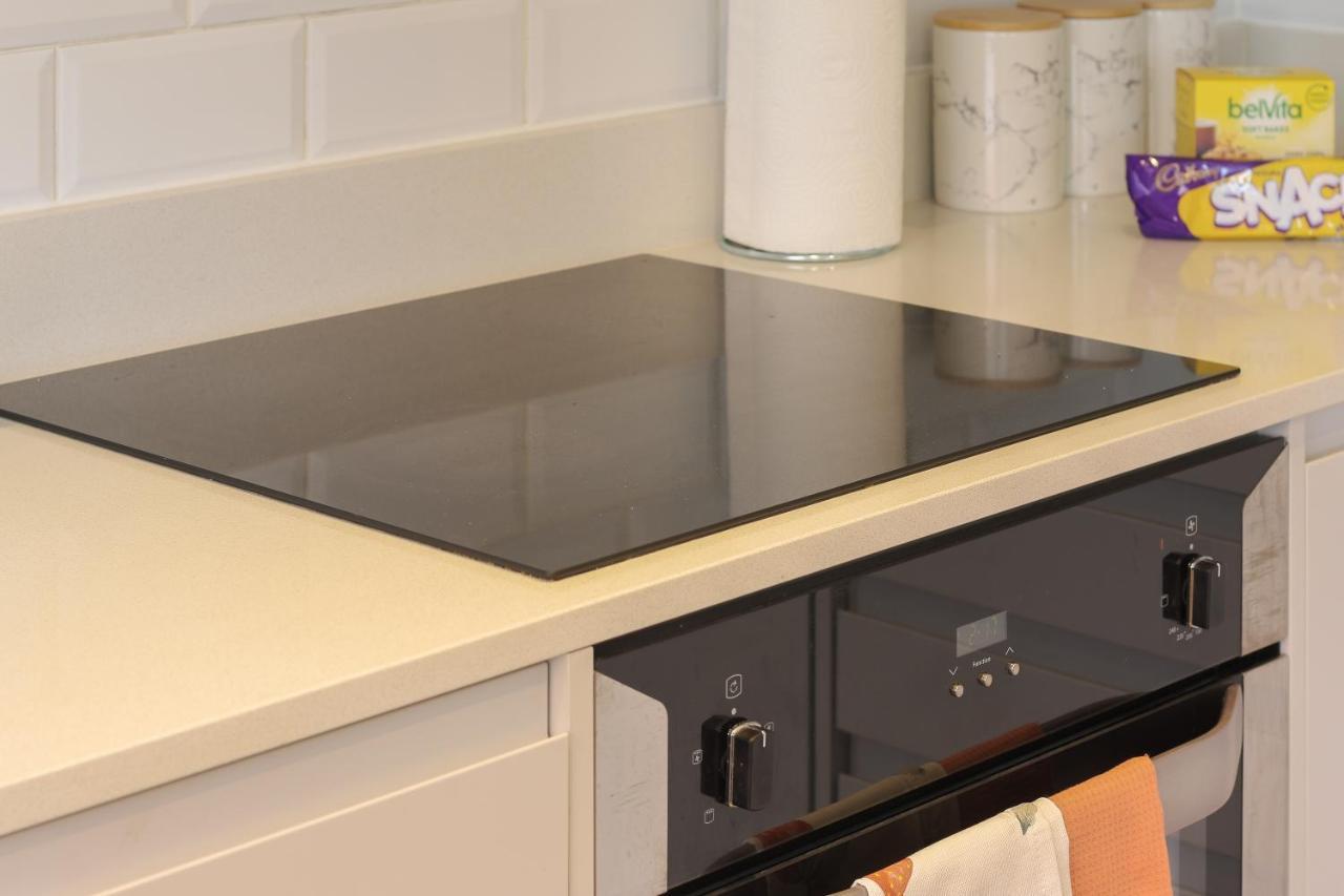 Modern 2-Bed Apartment, Free Parking, City Centre, Netflix & Pet Friendly - Hosted By Stay Host Save Sheffield Kültér fotó
