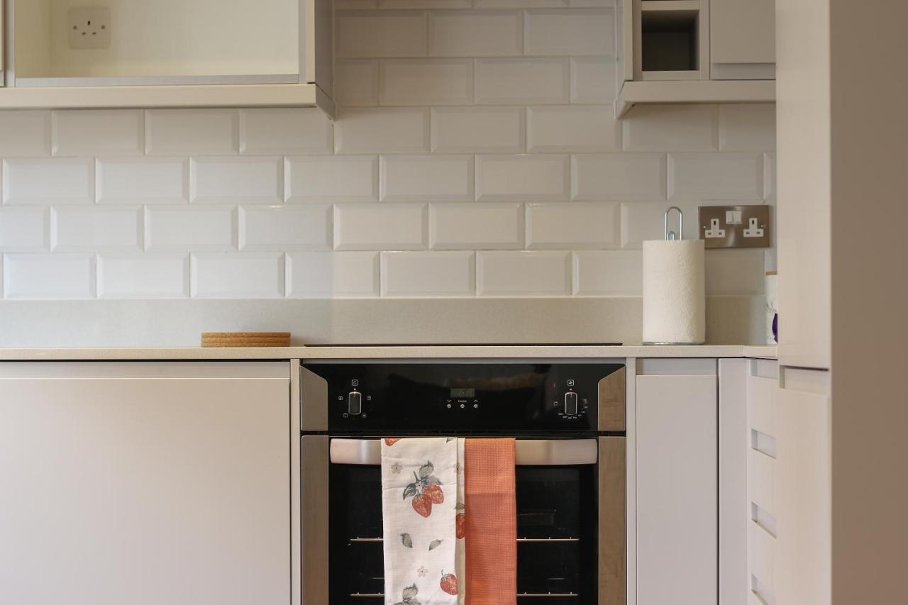 Modern 2-Bed Apartment, Free Parking, City Centre, Netflix & Pet Friendly - Hosted By Stay Host Save Sheffield Kültér fotó