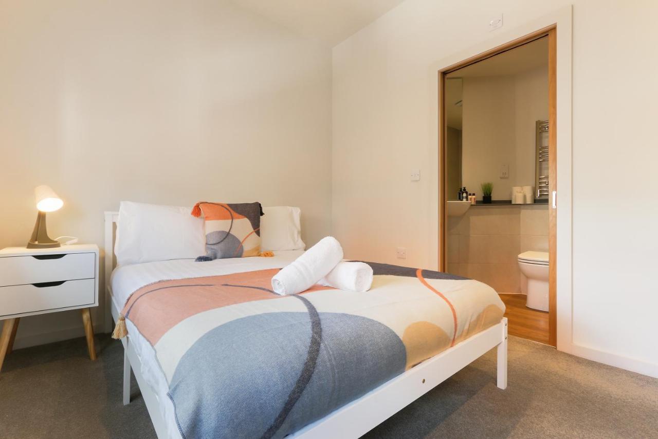 Modern 2-Bed Apartment, Free Parking, City Centre, Netflix & Pet Friendly - Hosted By Stay Host Save Sheffield Kültér fotó