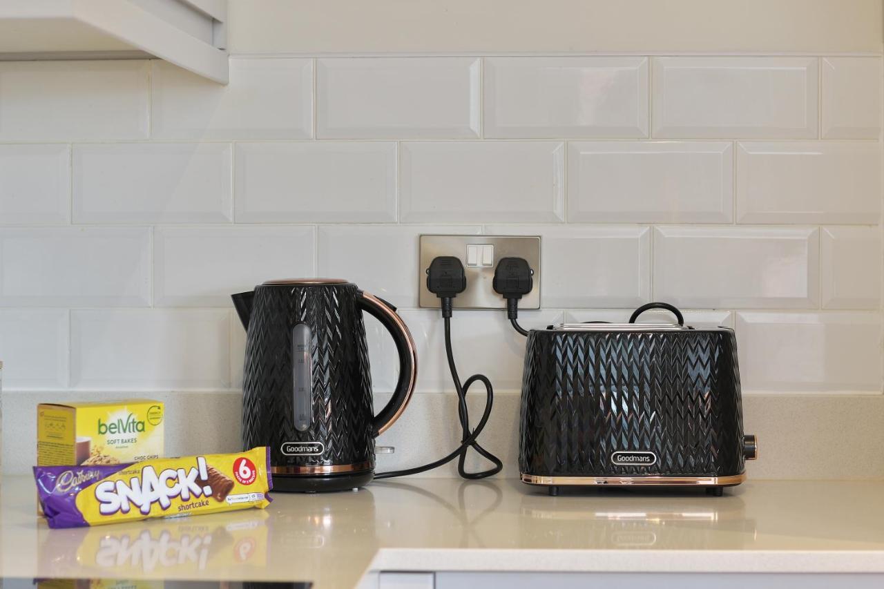 Modern 2-Bed Apartment, Free Parking, City Centre, Netflix & Pet Friendly - Hosted By Stay Host Save Sheffield Kültér fotó