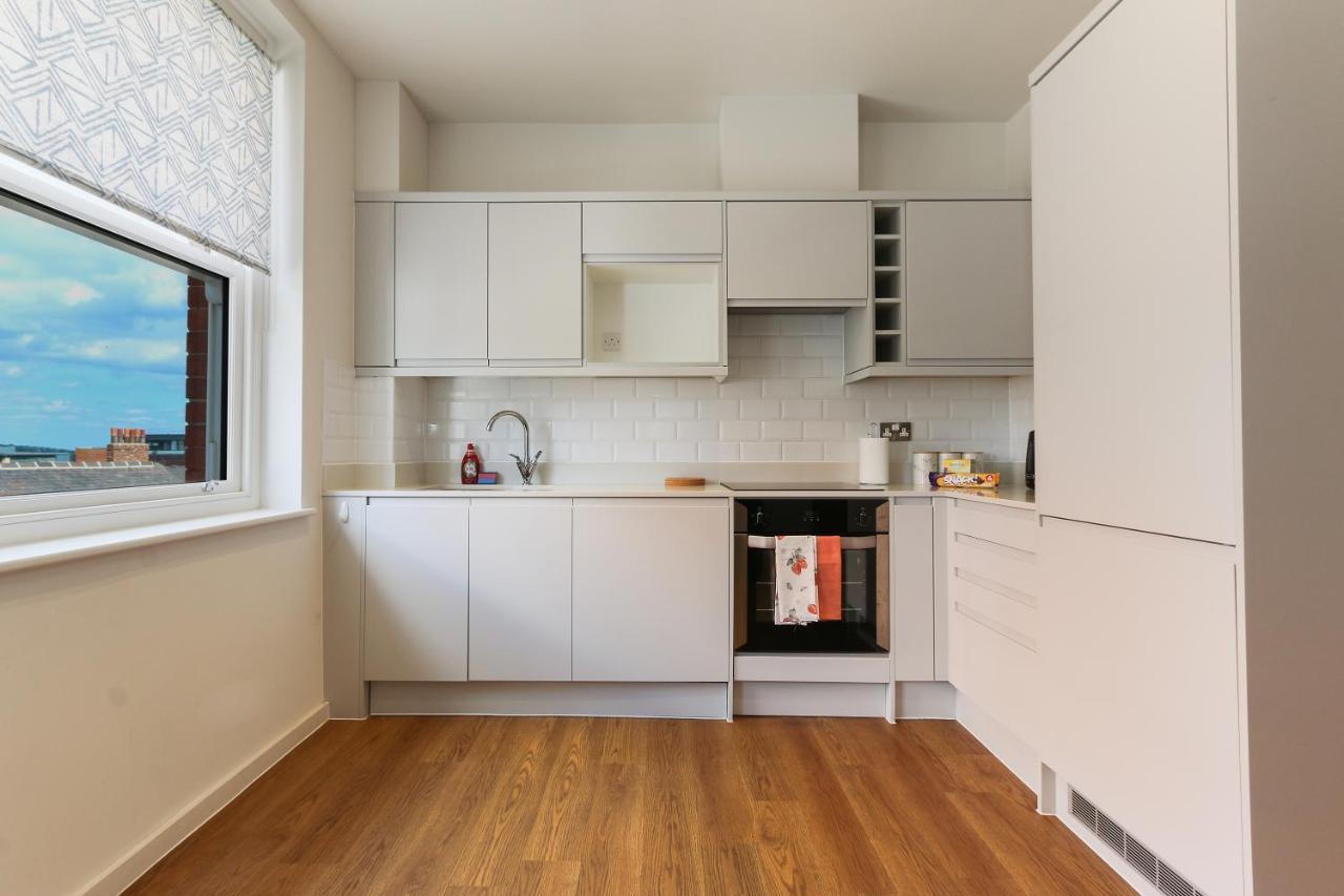 Modern 2-Bed Apartment, Free Parking, City Centre, Netflix & Pet Friendly - Hosted By Stay Host Save Sheffield Kültér fotó