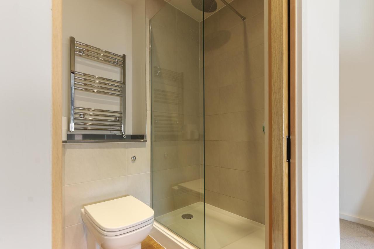 Modern 2-Bed Apartment, Free Parking, City Centre, Netflix & Pet Friendly - Hosted By Stay Host Save Sheffield Kültér fotó